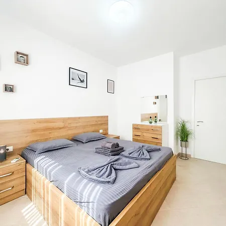 Terrace 584 Apartment *