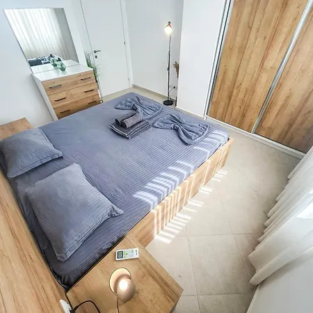 Terrace 584